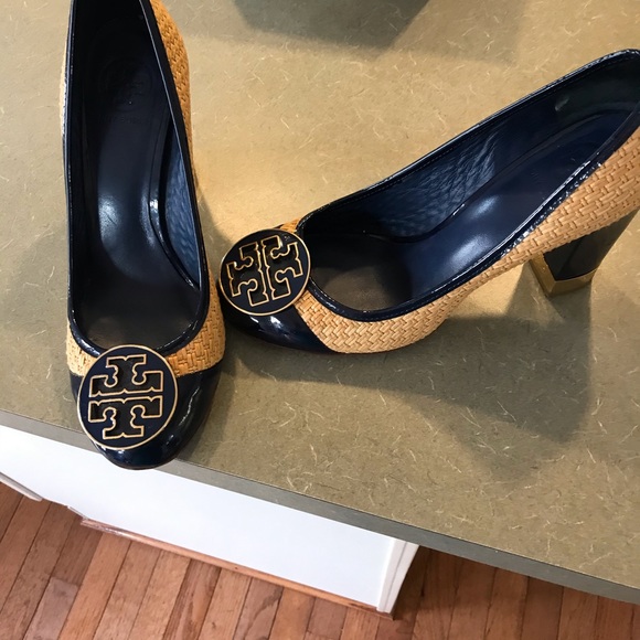 Tory Burch heels with Basketweave and Navy - Picture 5 of 7